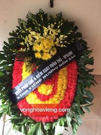 Vòng hoa tại văn điển
