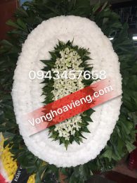 Vòng hoa màu trắng 700k