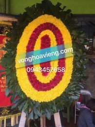 Vòng hoa viếng ở xunh quanh lĩnh nam