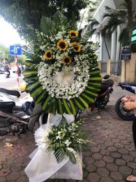 Vòng hoa viếng Tiến sỹ Lê Hải An tại Số 5 trần thánh tông