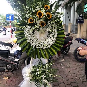 Vòng hoa tang lễ tại hà tĩnh màu trắng